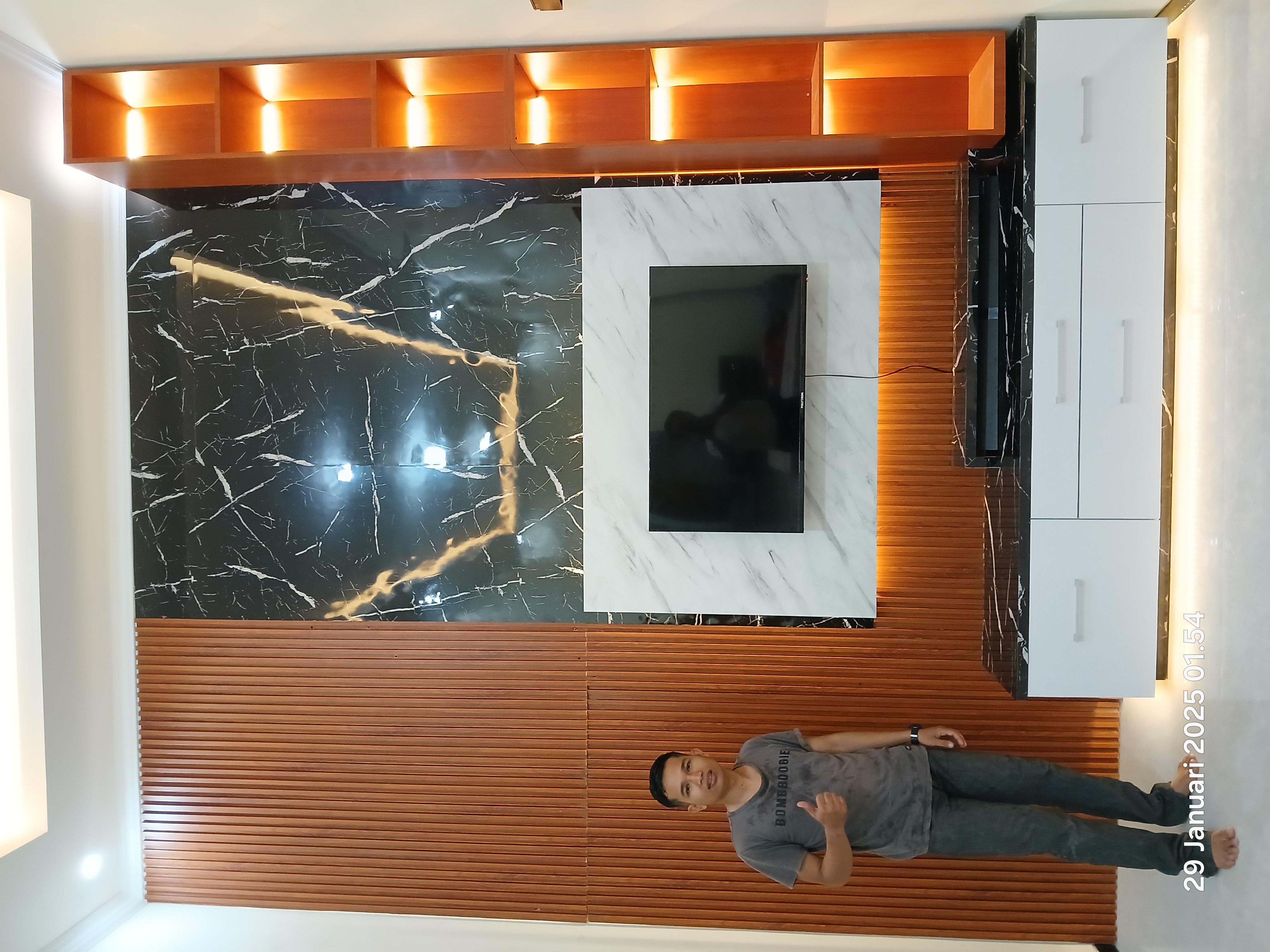 Instalasi Backdrop TV dan Desain Interior